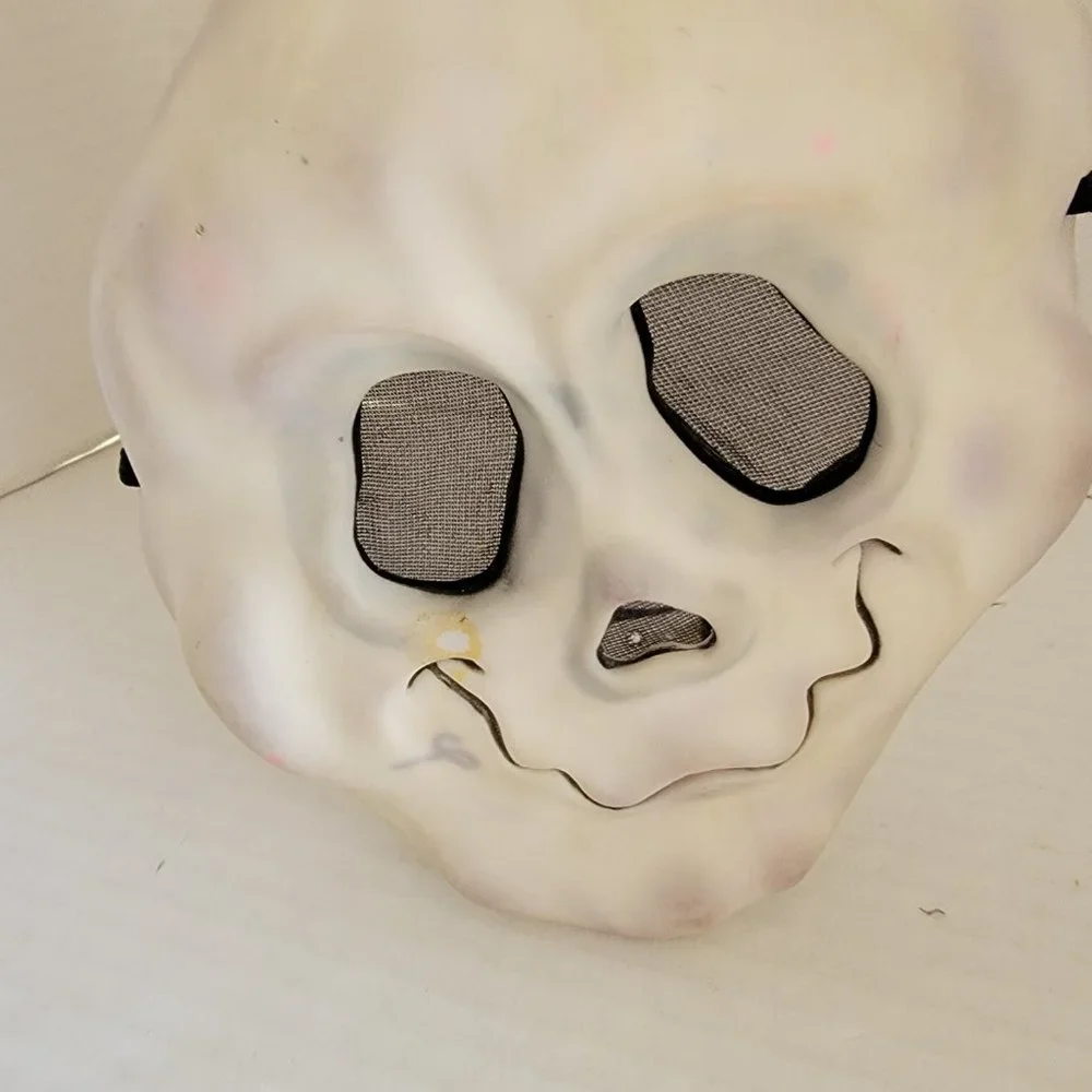 Easter Unlimited Inc mask Ghost Face Wavy Smile Mouth (signed capital letters)